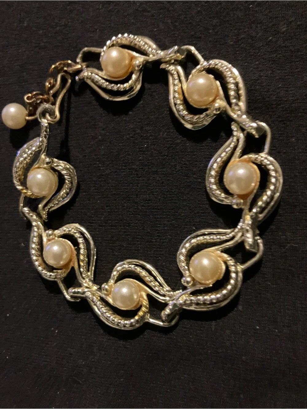 Estate Gold-Tone Pearl Link Bracelet — Cream Pearls - Picture 6 of 7